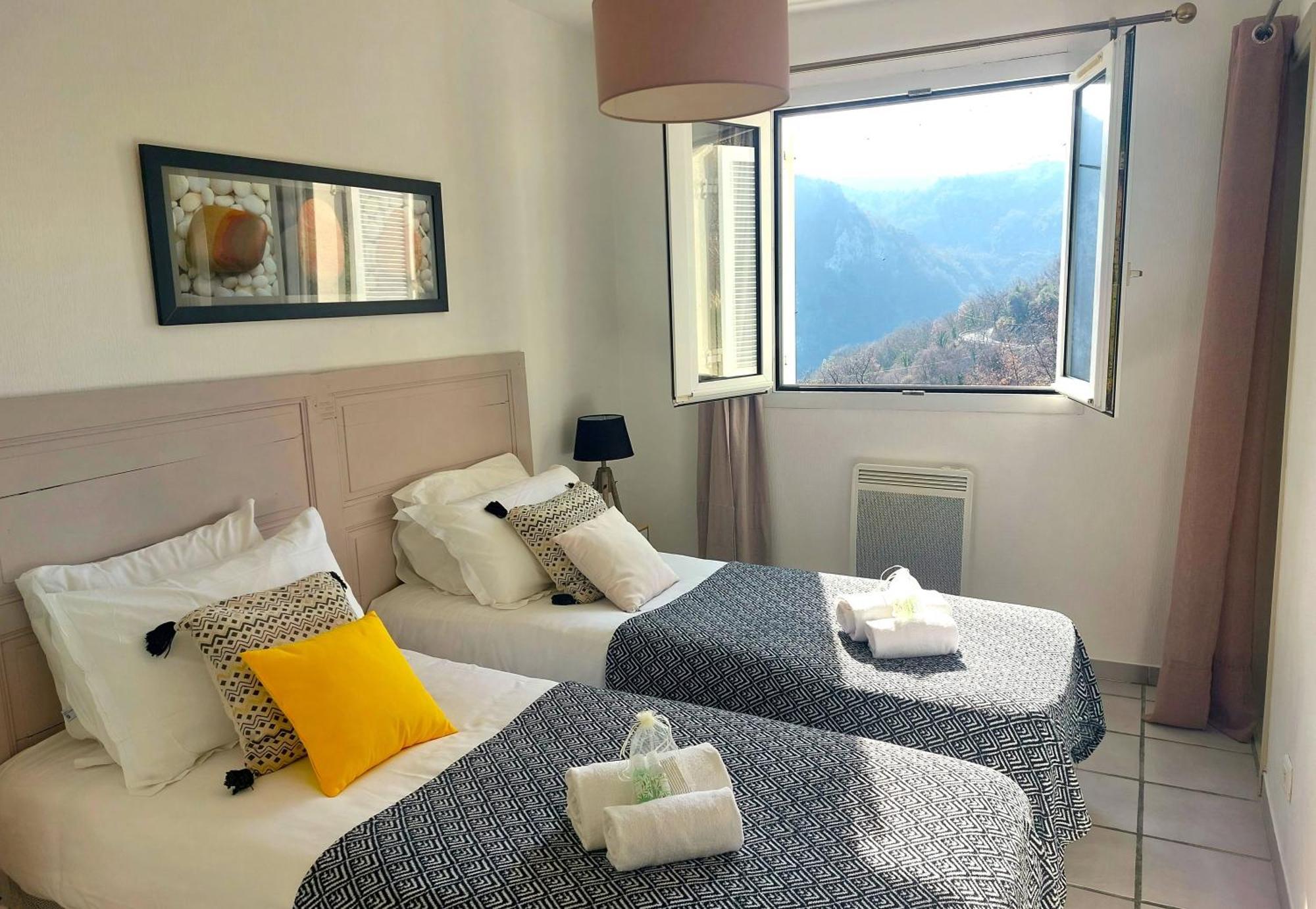 Entre mer et montagnes gîte d'étape la maison Barnoin et gîtes individuels Bouyon Chambre photo