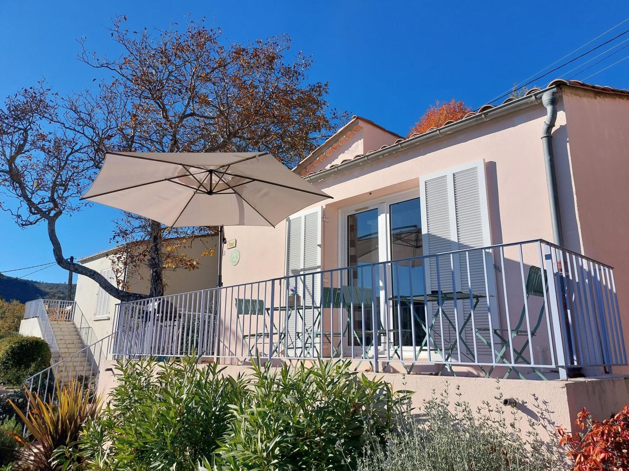 Entre mer et montagnes gîte d'étape la maison Barnoin et gîtes individuels Bouyon Extérieur photo