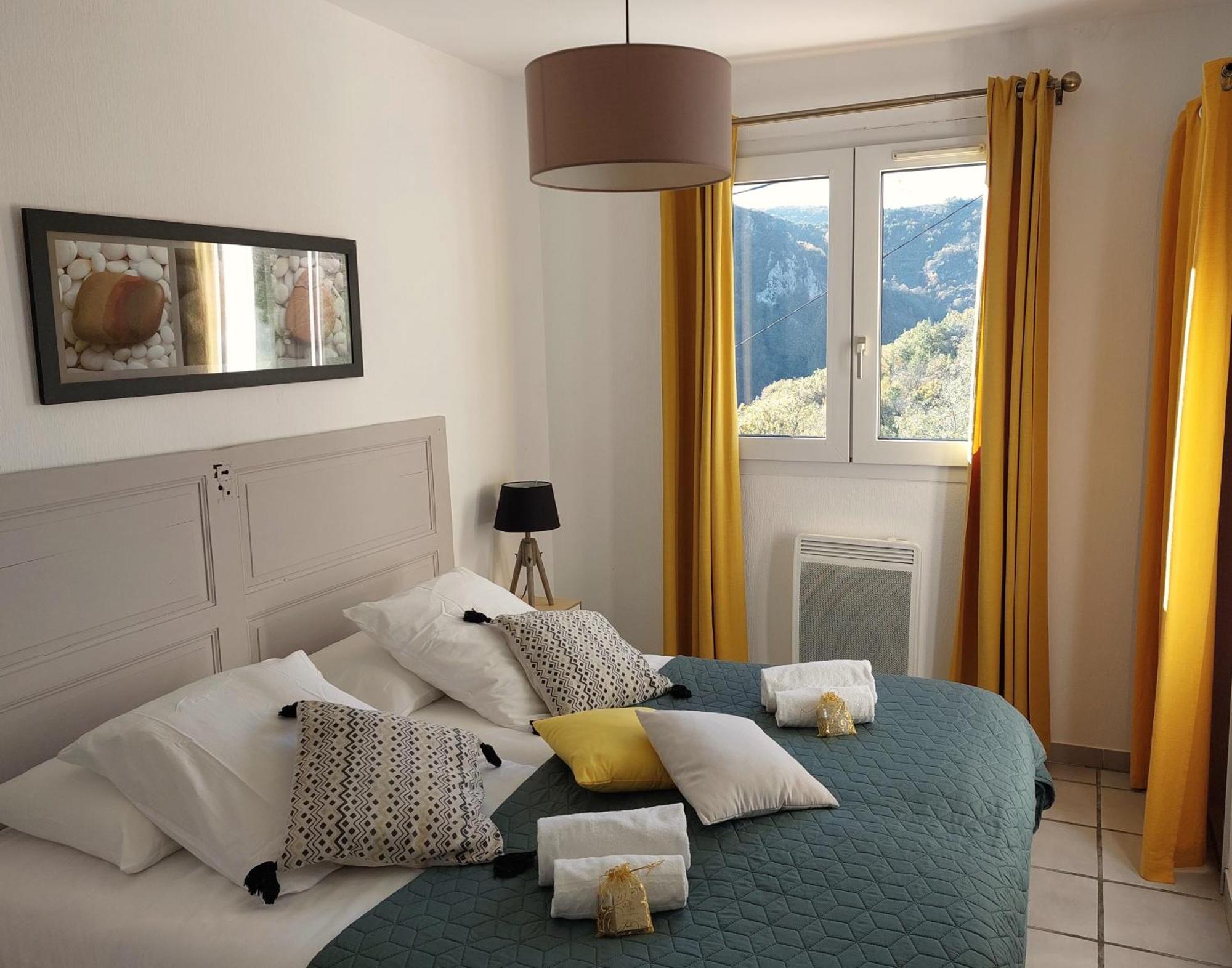 Entre mer et montagnes gîte d'étape la maison Barnoin et gîtes individuels Bouyon Extérieur photo