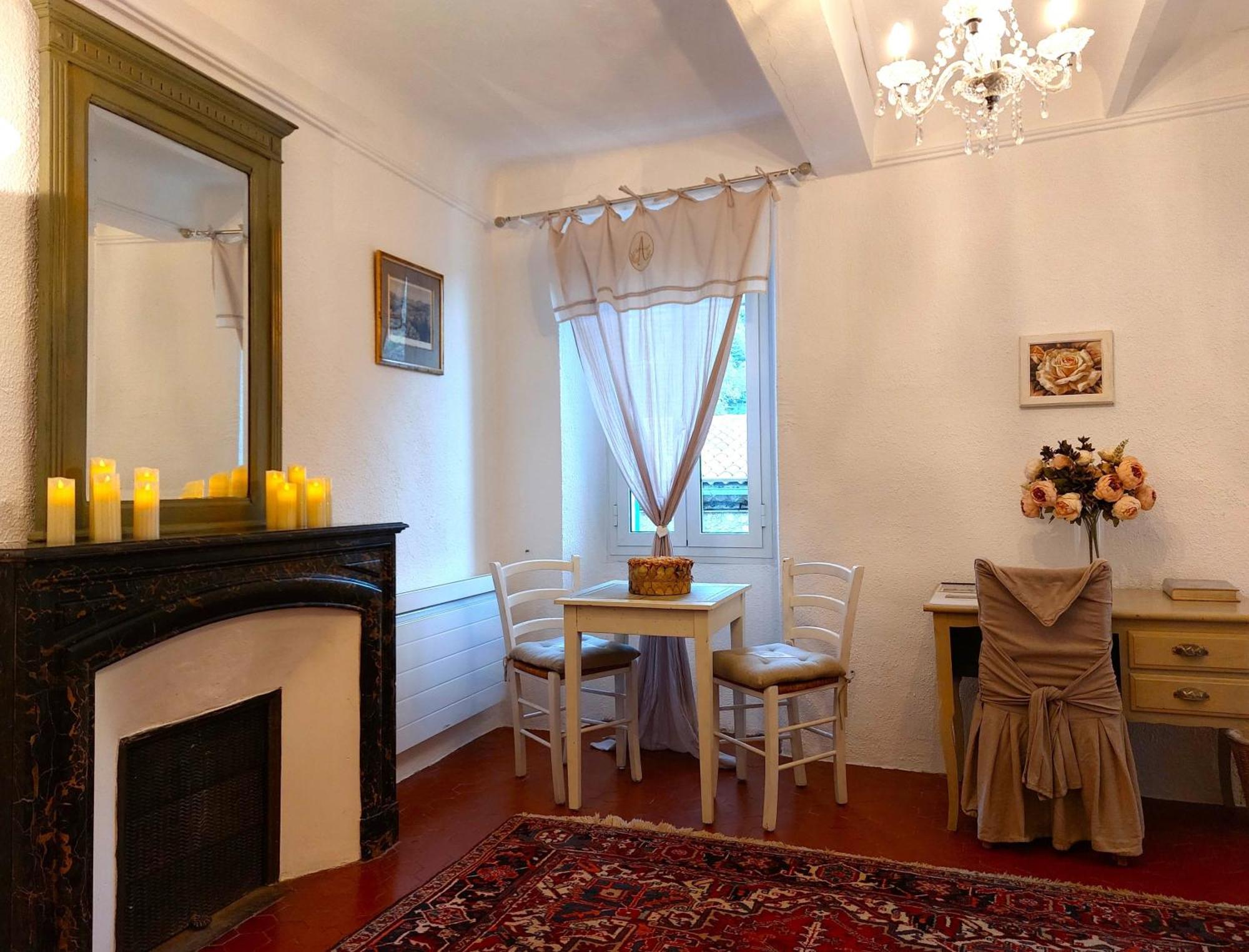 Entre mer et montagnes gîte d'étape la maison Barnoin et gîtes individuels Bouyon Extérieur photo