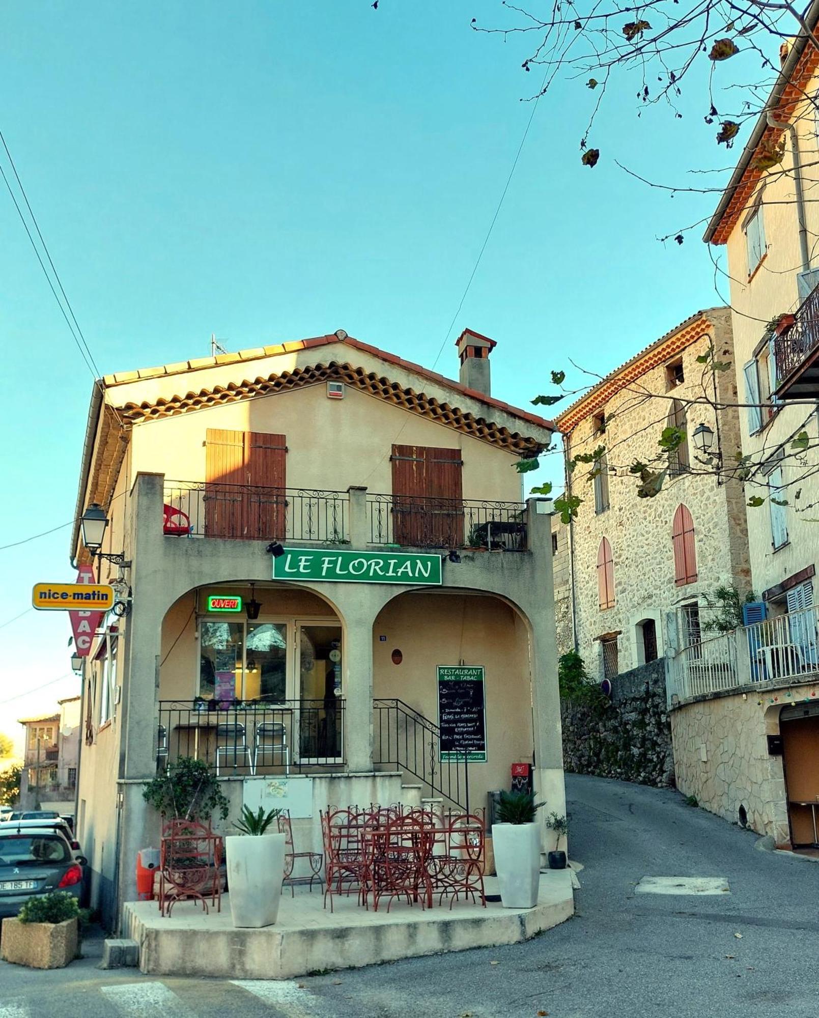 Entre mer et montagnes gîte d'étape la maison Barnoin et gîtes individuels Bouyon Extérieur photo