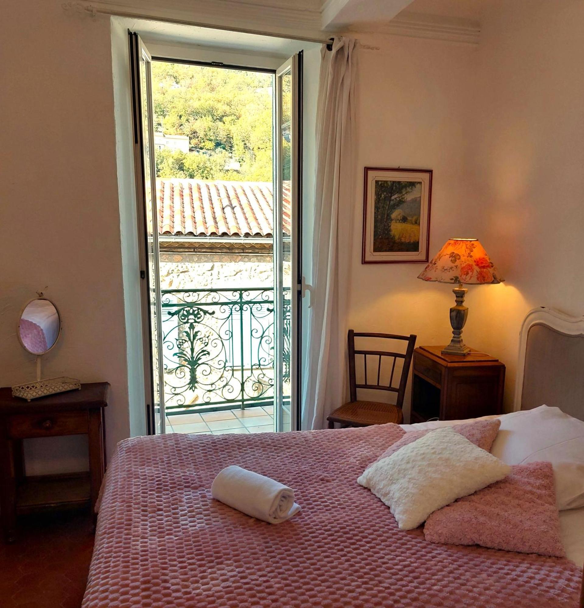 Entre mer et montagnes gîte d'étape la maison Barnoin et gîtes individuels Bouyon Extérieur photo