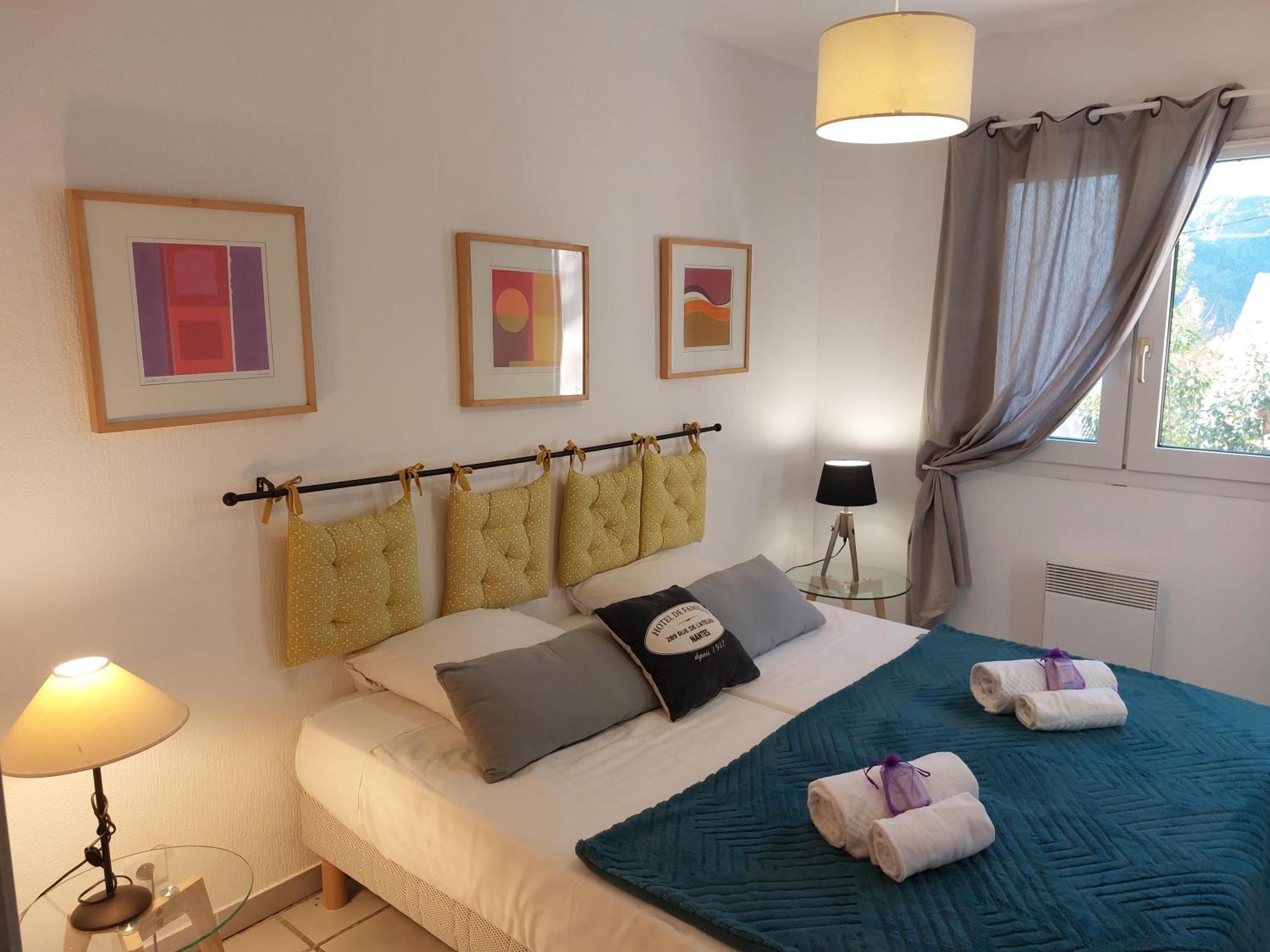 Entre mer et montagnes gîte d'étape la maison Barnoin et gîtes individuels Bouyon Chambre photo