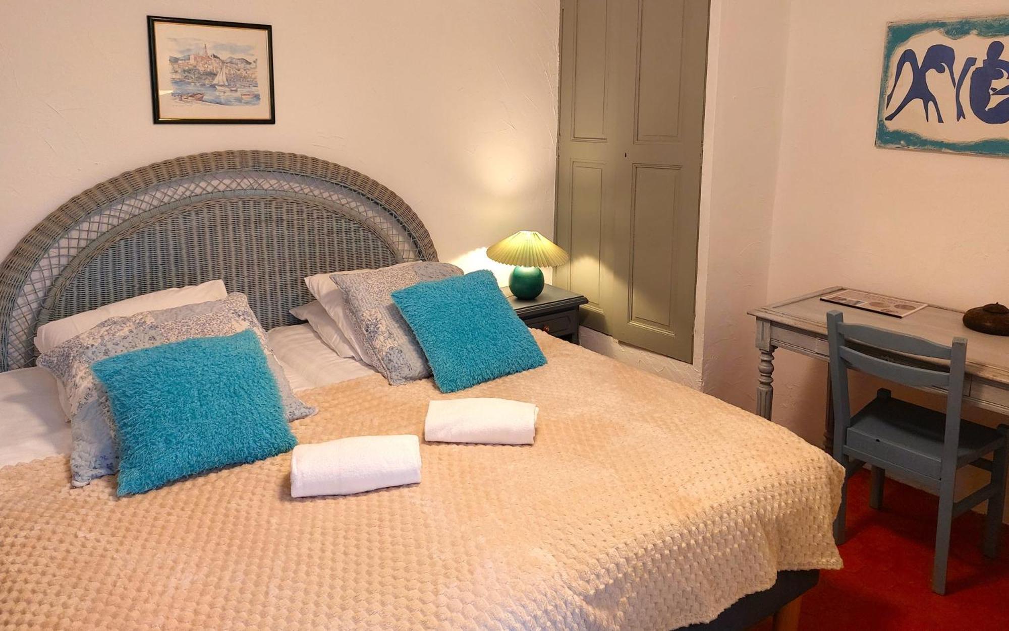 Entre mer et montagnes gîte d'étape la maison Barnoin et gîtes individuels Bouyon Chambre photo