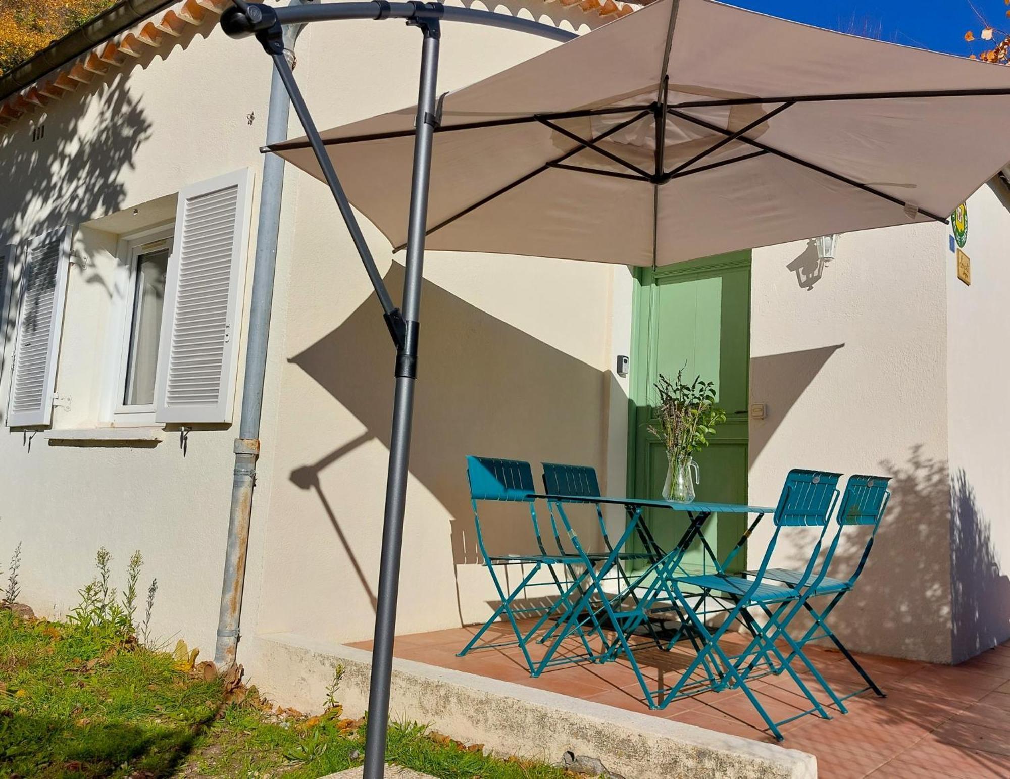 Entre mer et montagnes gîte d'étape la maison Barnoin et gîtes individuels Bouyon Chambre photo