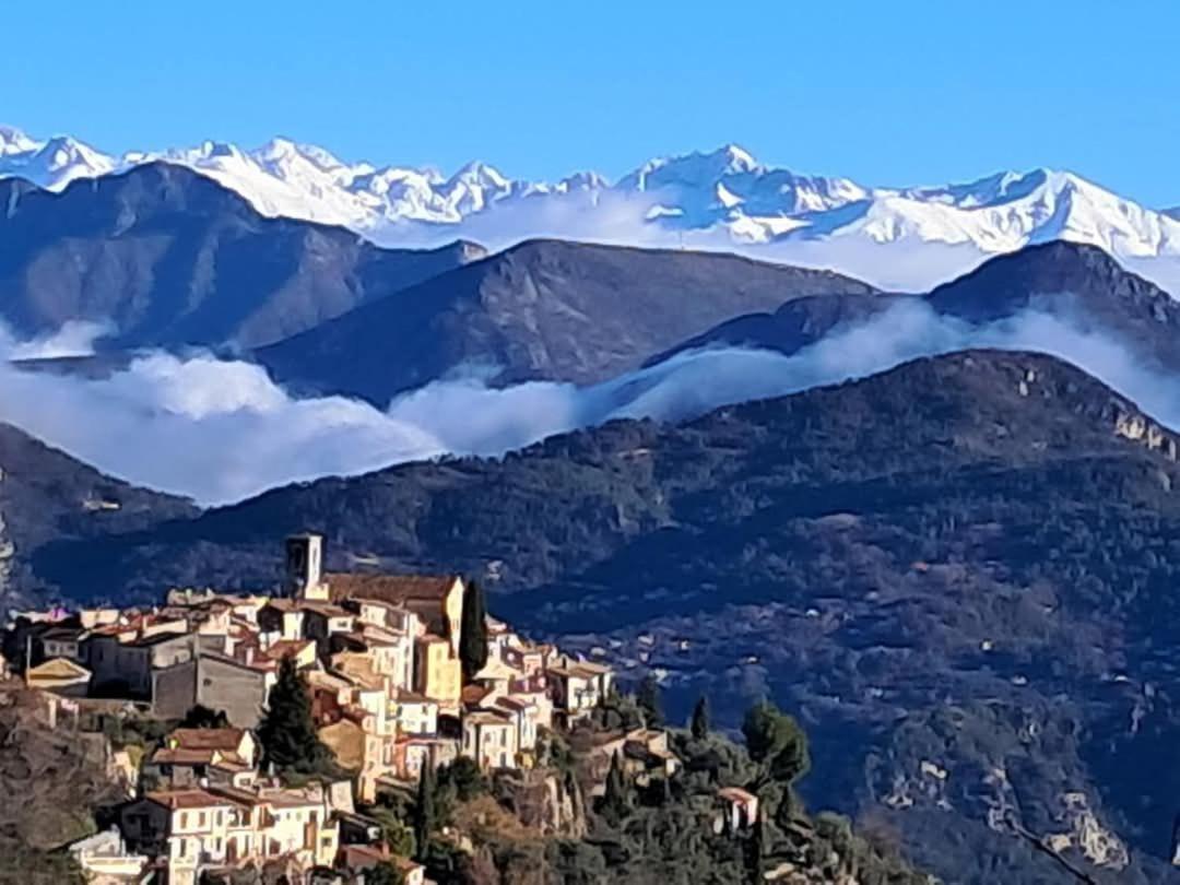 Entre mer et montagnes gîte d'étape la maison Barnoin et gîtes individuels Bouyon Extérieur photo